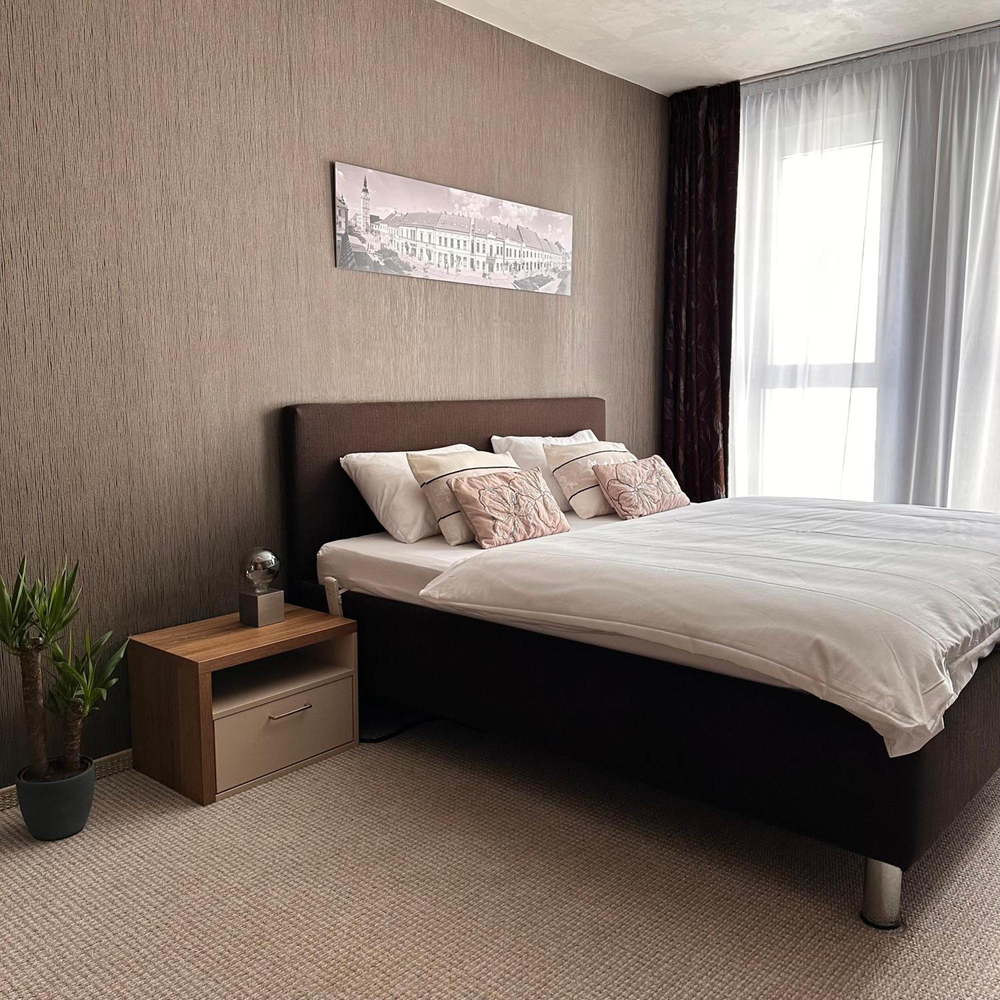 Apartman Leonardo - City Center Trnava Exterior photo